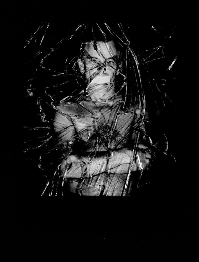 1992, Autoportret w rozbitym szkle